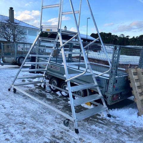 Utvendig trapp med rekkverk galvanisert stål Ønskes Kjøpt | FINN-torget