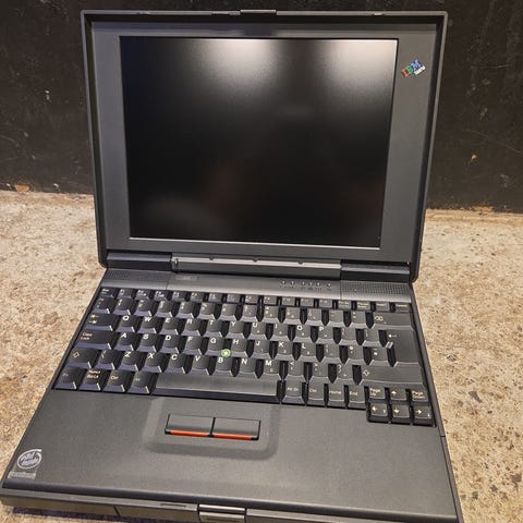 Sjelden Unisys PowerPort NB-40 | 486 m/Fargeskjerm + Nokia Cellular ...