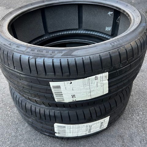 235/60r18 og 225/60r18. Piggfri dekk | FINN-torget