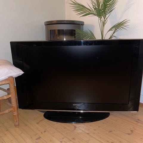 Gis bort, 4 hdmi innganger, mangler fjernkontroll | FINN-torget