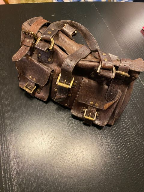 Nytt og brukt annonser med søkeordet vintage veske | FINN Retro veske i gull fra 50 tallet GI BUD | FINN.no
