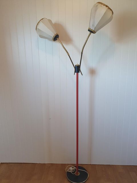 Nytt og brukt annonser med søkeordet tivolilampe | FINN Torget Vintage tivolilampe og plantepidestall i ett | FINN.no