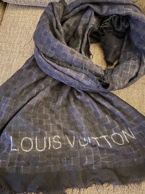 Brukt, Louis Vuitton Etole Damier Noir cashmere- og silkeskjerf til salgs  Kristiansund N