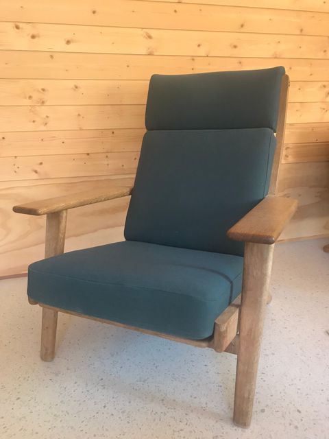 Nytt og brukt annonser med søkeordet wegner | FINN Torget Hans J. Wegner for Getama. 'butterfly' lænestol, model GE