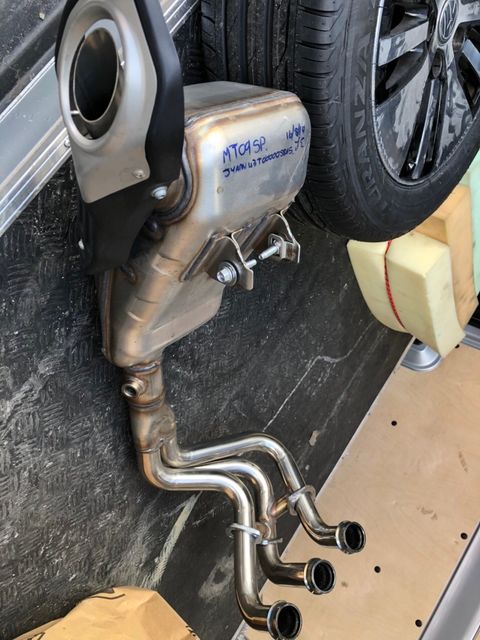 eksosanlegg yamaha mt 09 til salgs eksosanlegg yamaha mt 09 til salgs Kløfta