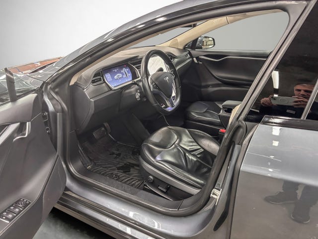 2014 TESLA MODEL S - 11