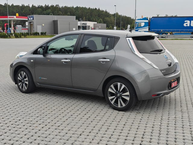SJNFAAZE0U6047477 2016 NISSAN LEAF-2