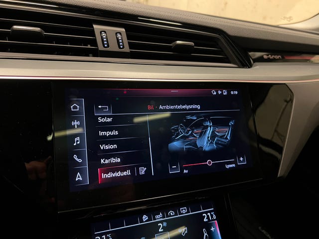 2020 AUDI E-TRON - 68