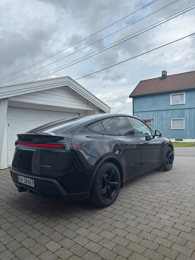 XP7YGCEK9SB635621 2025 TESLA MODEL Y-3