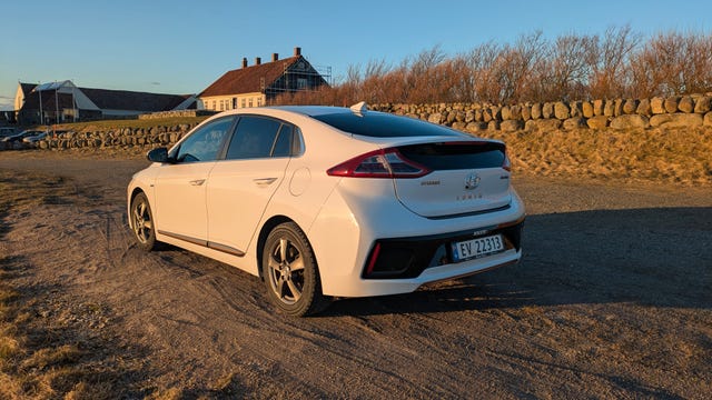 KMHC851HFKU033767 2019 HYUNDAI IONIQ-1