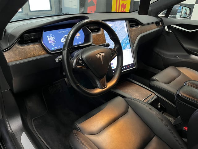 2020 TESLA MODEL S - 28