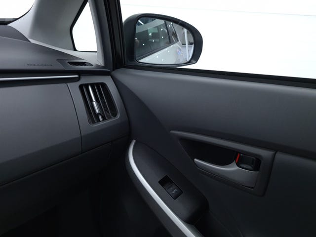 2011 TOYOTA PRIUS - 30