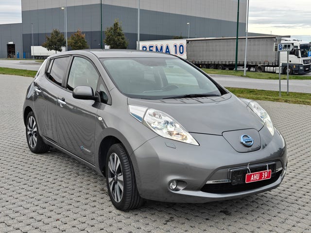 2016 NISSAN LEAF - 10