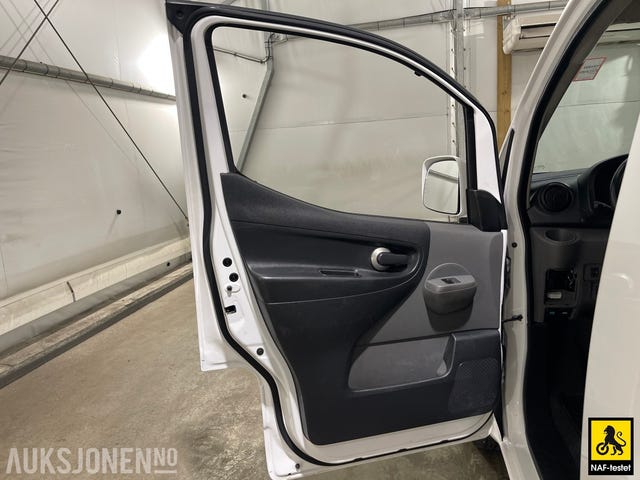 2017 NISSAN E-NV200 - 15