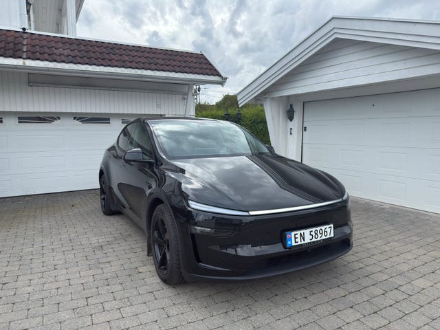 XP7YGCEK9SB635621 2025 TESLA MODEL Y-1