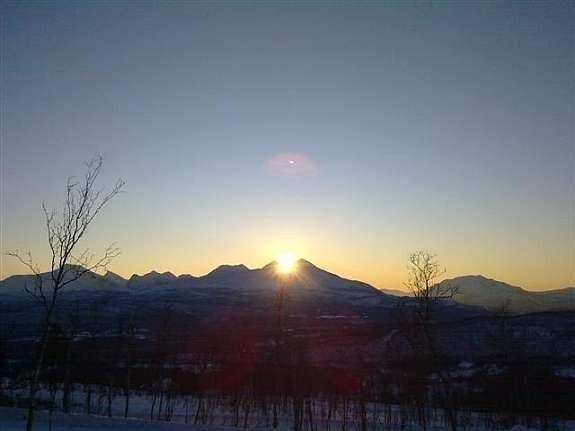 Utsikt fra hytta mot Istindane. Bilde tatt 5. feb 2012 Galleribilde