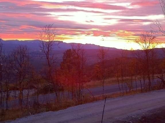 Bilde tatt fra hytta 23. sept kl 19:00 mot vest Galleribilde