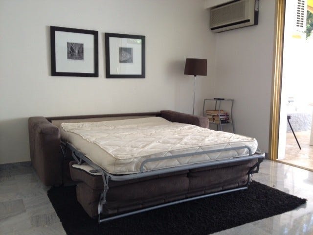 Sovesofa i stuen, 140 cm Galleribilde