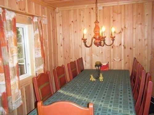 Langbord med 10 plasser Galleribilde