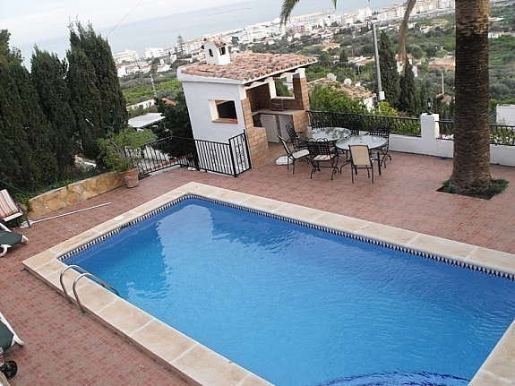 svømmebasseng med bbq Galleribilde