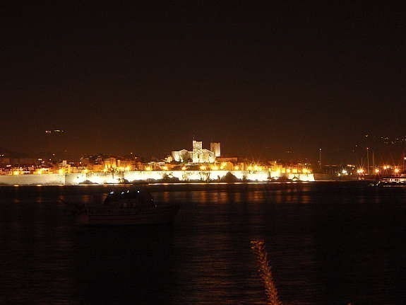 Antibes by night Galleribilde