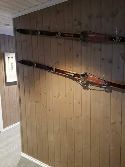 Interiør, detalje fra gang Galleribilde