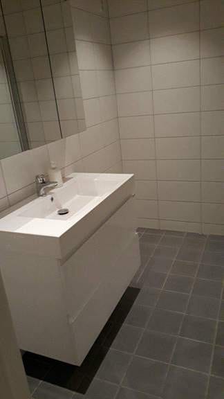 Bad, tørkeskap er satt inn på bad (ikke avbildet). Galleribilde