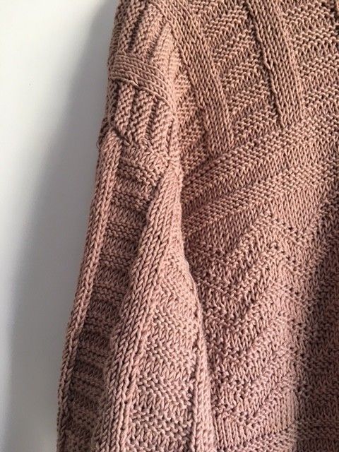 GENSER, Dame str. XL, beige rosa bomullsgarn, hjemmestrikket GENSER, Dame str. XL, beige rosa bomullsgarn, hjemmestrikket