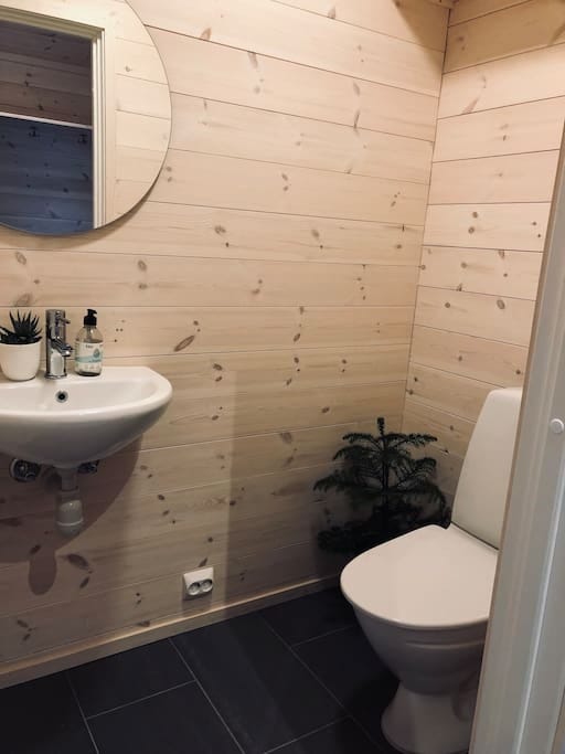 WC, hovedetasje Galleribilde