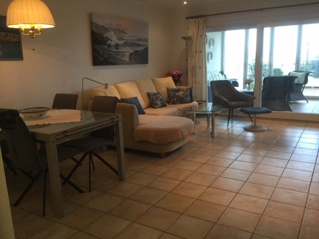 Fra gang, spiseplass og stue Galleribilde