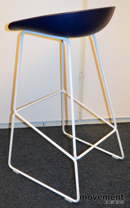 12 stk Barkrakk barstol fra HAY, About a stool, sete i 12 stk Barkrakk barstol fra HAY, About a stool, sete i