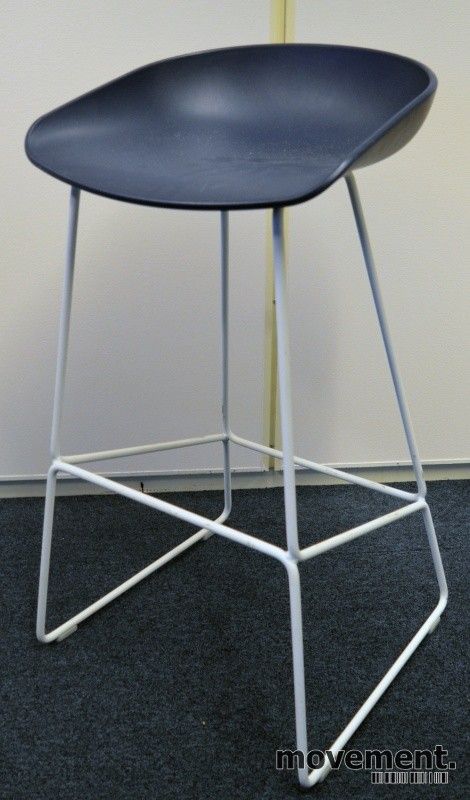 12 stk Barkrakk barstol fra HAY, About a stool, sete i 12 stk Barkrakk barstol fra HAY, About a stool, sete i