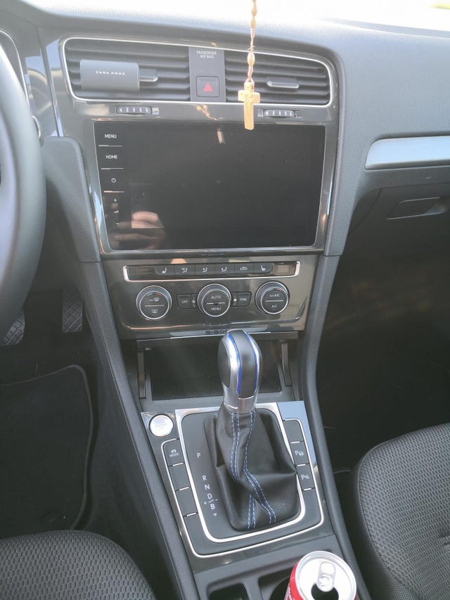 2019 VOLKSWAGEN GOLF - 11