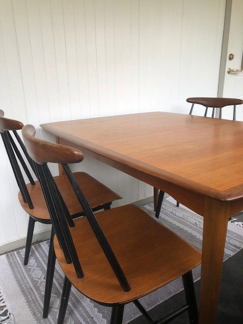 RETRO TEAK SPISESTUE MPIA PINNESTOL | FINN.no Teak spise stue stol | FINN.no