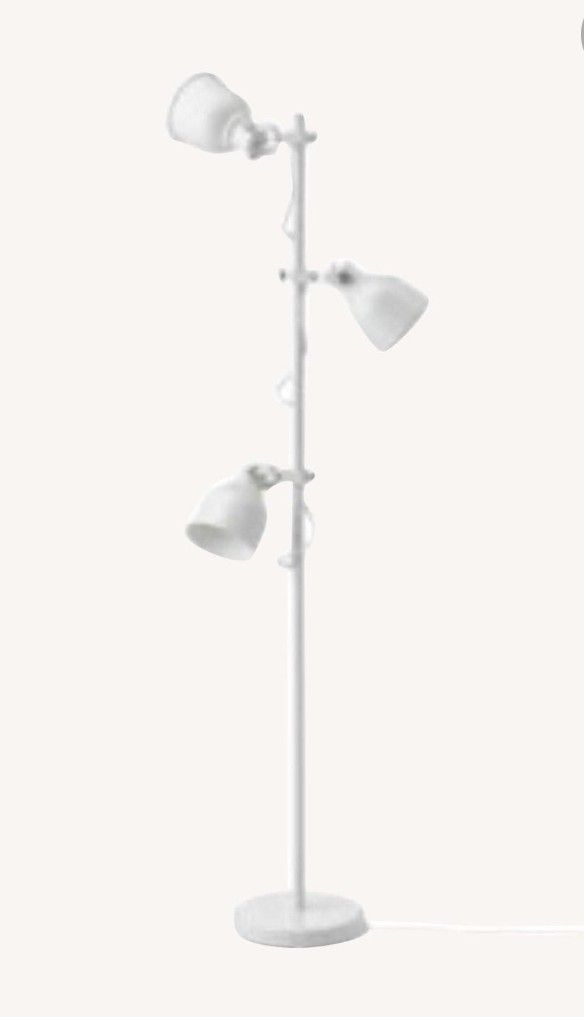 Ikea hektar hvit gulvlampe NY Pris | FINN.no Hektar Ikea gulvlampe med 3 lyskilder | FINN.no