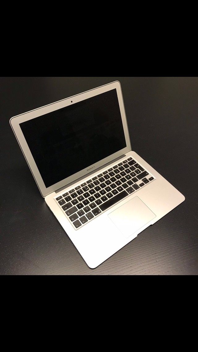 MacBook Air 13, kjøpt høst 2014 .Nytt batteri og lader.Pen MacBook Air 13, kjøpt høst 2014 .Nytt batteri og lader.Pen
