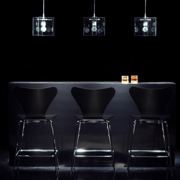 2 stk. Fritz Hansen Serie 7, 3187 barstoler selges. Design Arne Jacobsen. Barstol 'Syveren', model 3187 |
