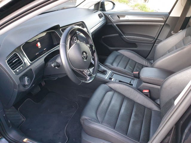 WVWZZZAUZJW910593 2018 VOLKSWAGEN GOLF-1
