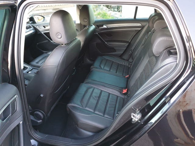 WVWZZZAUZJW910593 2018 VOLKSWAGEN GOLF-3