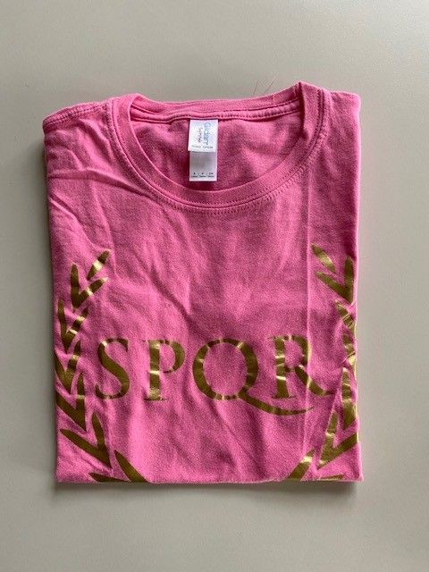 Percy Jackson og Gudene fra Olympus T skjorte kun den ROSA Percy Jackson t skjorte | FINN.no