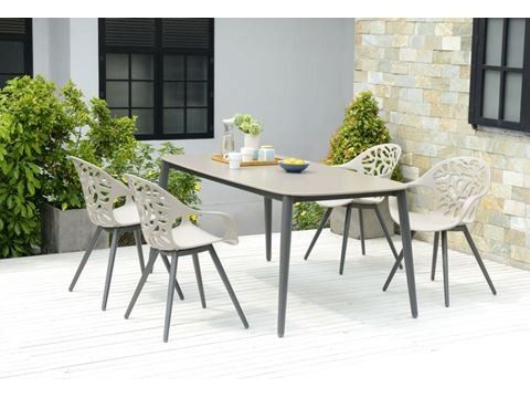 Meget pent Coral spisebord selges Kun bord! | FINN.no Stilrent og moderne spisebord fra Bolia | FINN.no