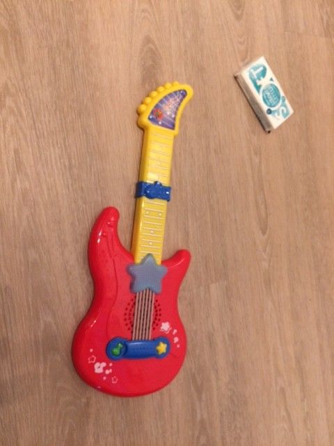 leke gitar | FINN.no Lekegitar med lyd Elgitar | FINN.no