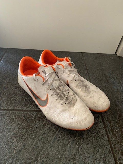 NIKE Mercurial fotballsko str 40 ACC | FINN.no sport sko str 34 Nike mercurial og str 35 Adidads | FINN.no
