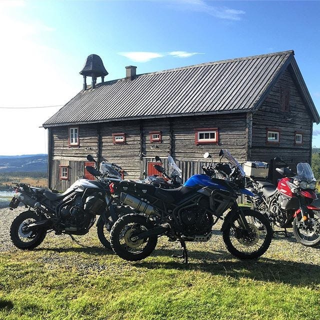 Ny og gammel tid passer perfekt sammen. Ullsaker som basecamp for utforsking av grusveier i området. Galleribilde