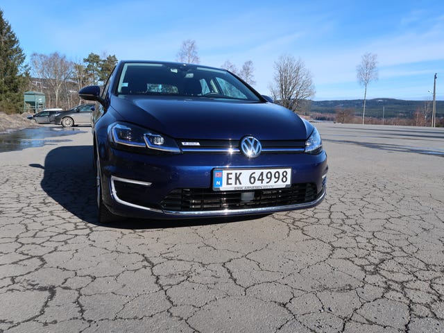 WVWZZZAUZJW906115 2018 VOLKSWAGEN GOLF-1