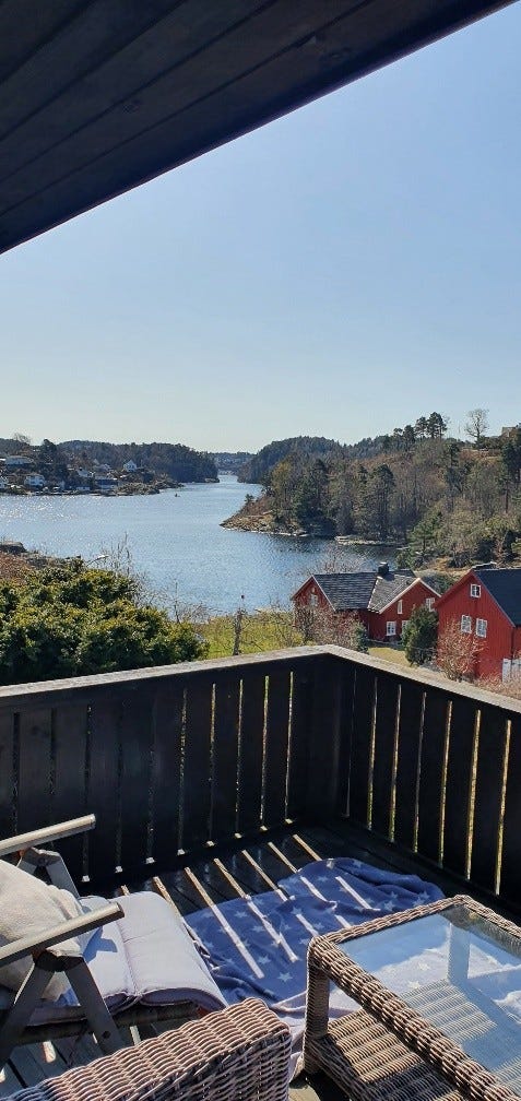 Uteplass veranda, siden av huset Galleribilde