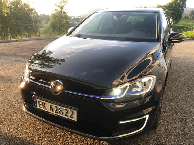 WVWZZZAUZJW906128 2018 VOLKSWAGEN GOLF-3
