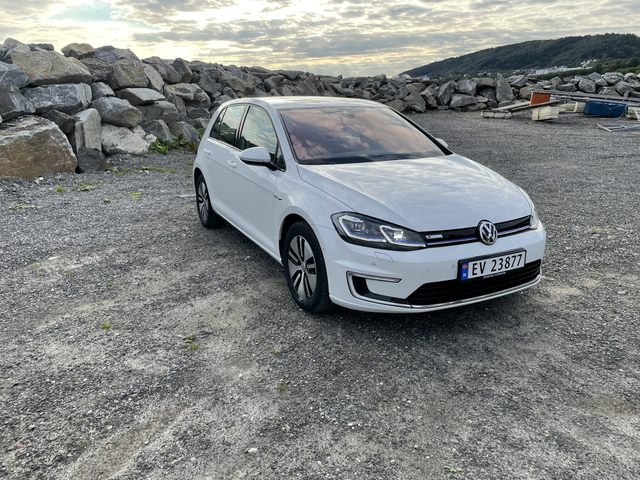 WVWZZZAUZJW901648 2018 VOLKSWAGEN GOLF-0