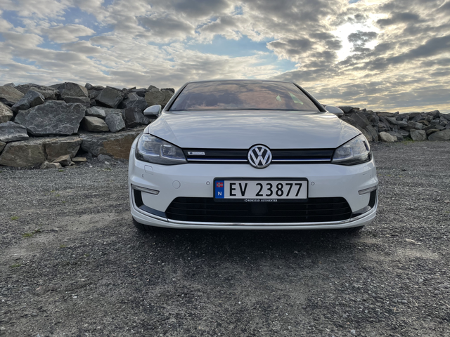 WVWZZZAUZJW901648 2018 VOLKSWAGEN GOLF-2