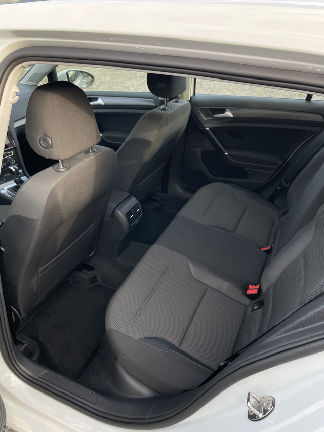 2018 VOLKSWAGEN GOLF - 18